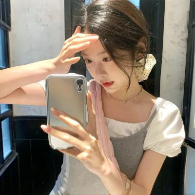 战火中的花蕾